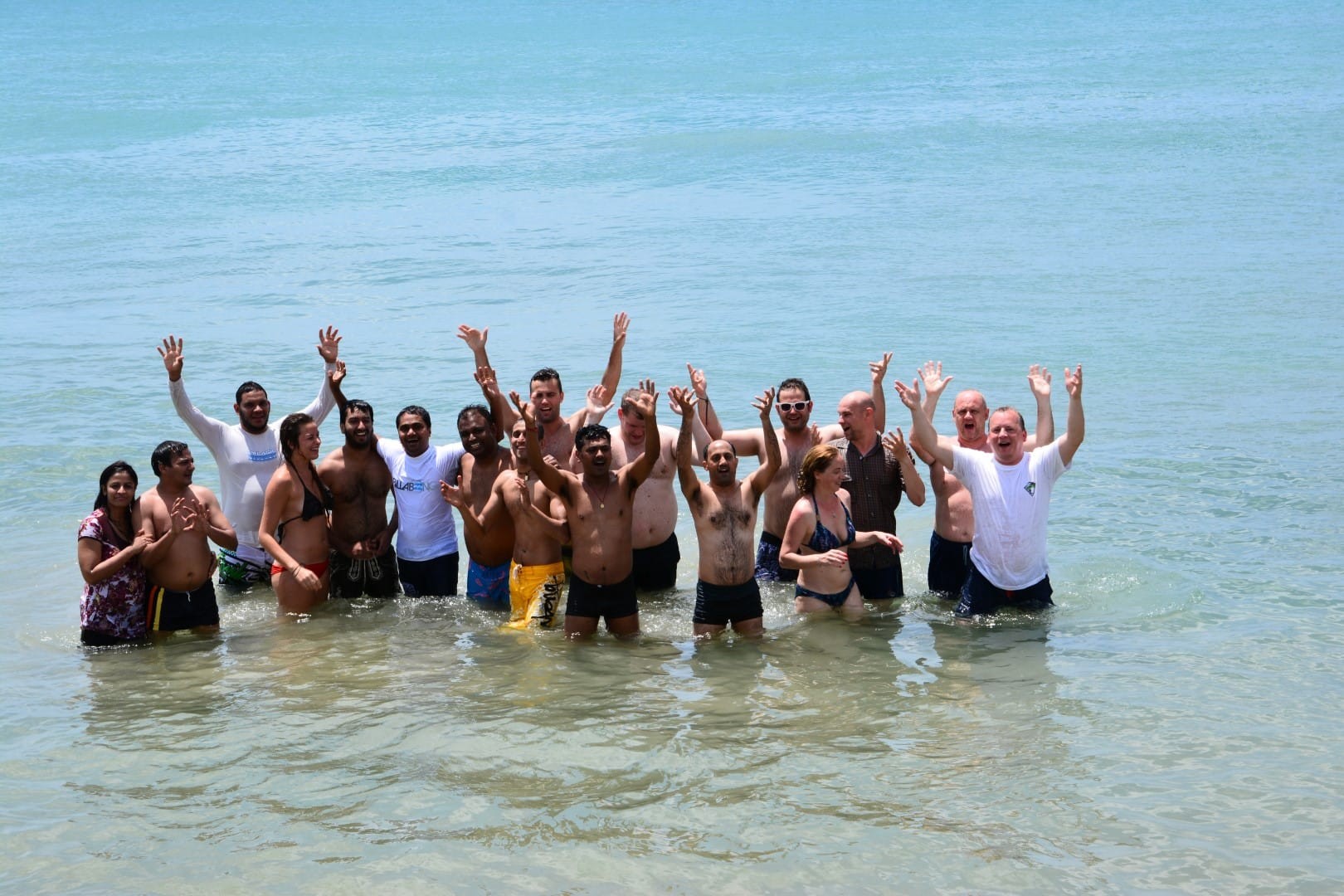 Past Paradise Crawl visitors enjoying the Sri Lankan sea